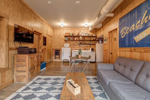 Flooring, Living Room, Room, Indoors, Floor