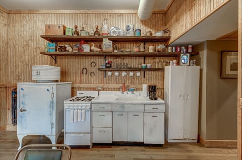 The kitchenette has so many fascinating knick-knacks, most of them vintage/antiques!