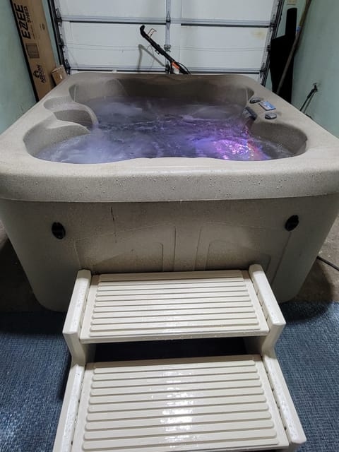 Indoor spa tub