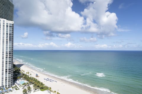 Beach | On the beach, sun loungers, beach towels