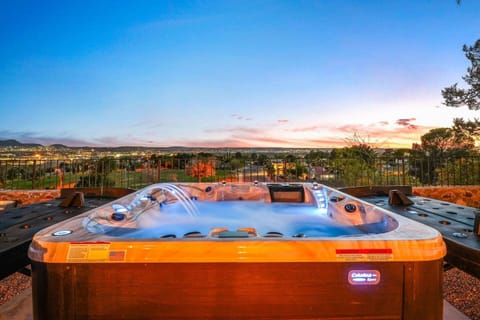 Hot Tub with bluetooth speakers, jets, lounger, for 7 people