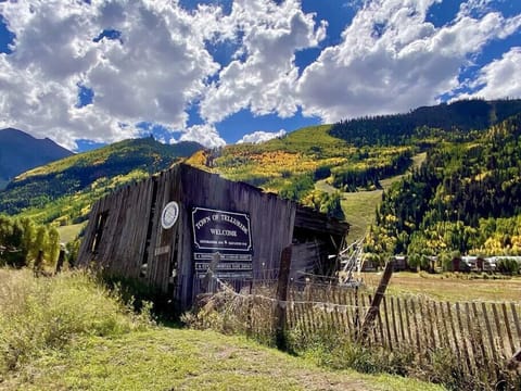 The famed entry to the Town of Telluride.