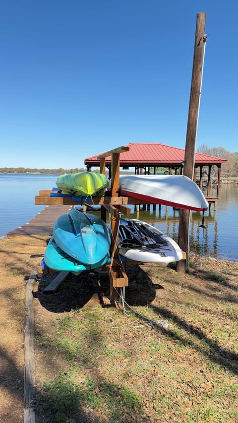 Great dock for fishing, canoe and paddle boarding