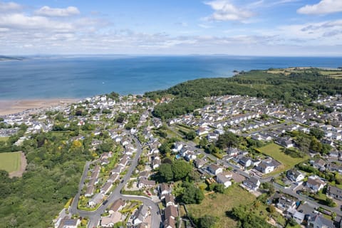 Sea View Cottage, Hot Tub, Dog Friendly, Parking