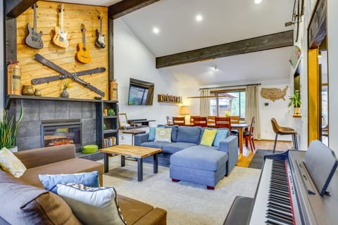 Frisco Vacation Rental | 4BR | 3BA | 2,000 Sq Ft | Stairs Required