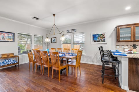 Dining Area and Bar Seating