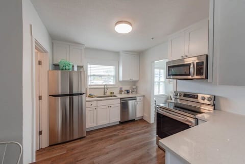 #InvestREPM #FurnishedRental #Airbnb #CoosBayCottageCollection #BookDirect