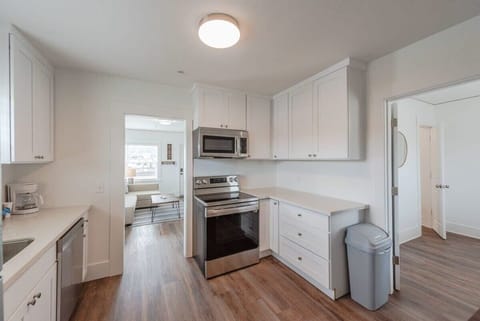 #InvestREPM #FurnishedRental #Airbnb #CoosBayCottageCollection #BookDirect