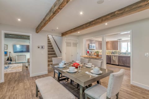 From cozy breakfasts to elegant dinners, this dining room is made for gathering and savoring the moment.