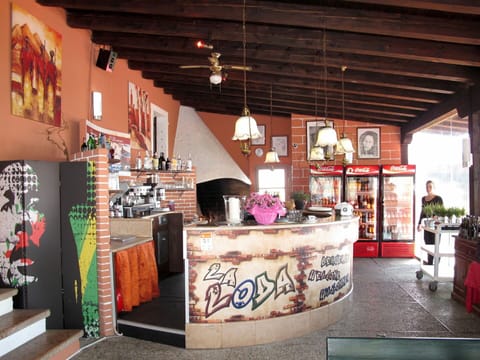 Building, Plant, Interior Design, Art, Automotive Design, City, Houseplant, Event