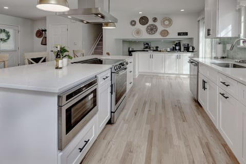 Stainless Pull-Out Microwave Drawer