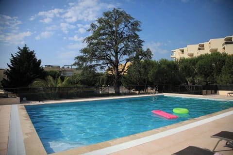 Enjoy our heated outdoor swimming pool! Opened according to weather conditions.