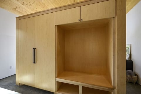 Storage Nook: Streamlined design for convenient space to stow your adventure gear!