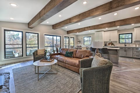 Interior | Open Floor Plan | Free WiFi | Single-Story Main Home