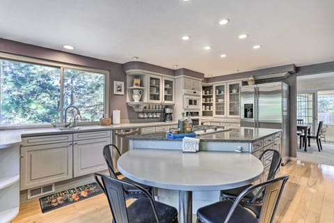 Kitchen | Coffee Maker | Crockpot | Dishwasher | Toaster