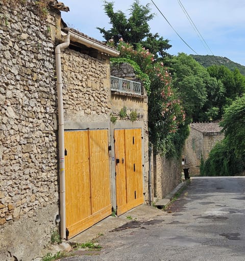 Free parking for one vehicle in the garage, just 200m from the river