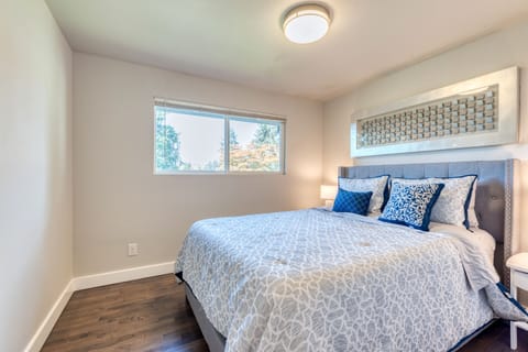 3rd Bedroom with Queen size bed