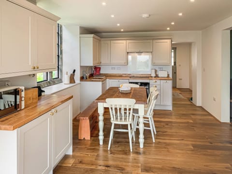 Kitchen/diner | The Old School, Kettlewell