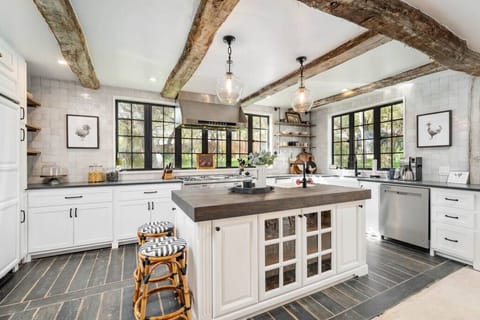 Spacious kitchen with lots of counter space