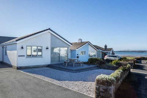 Morawelon - External Shot