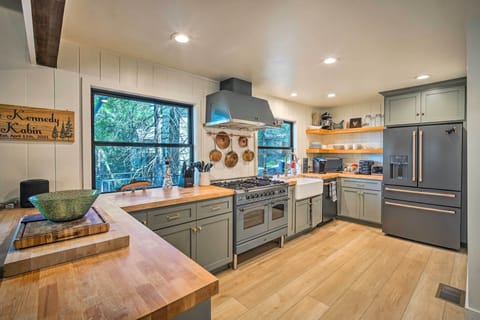 Kitchen | Spices | Blender | Crockpot