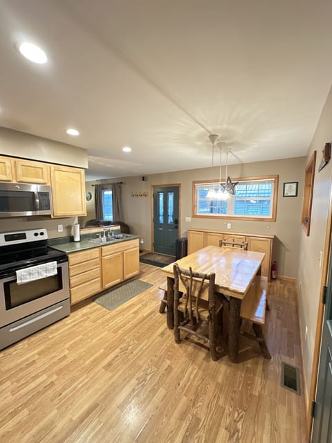 Eat-in kitchen with everything needed to fix any meal you would like. 