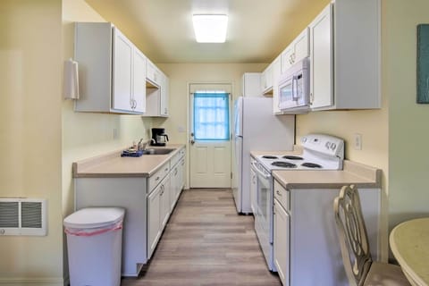 Kitchen | Cooking Basics & Spices | Toaster | Crockpot | Dishware & Flatware