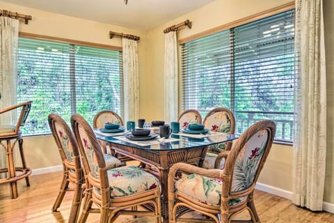 Dining Area | Dining Table | Dishware/Flatware