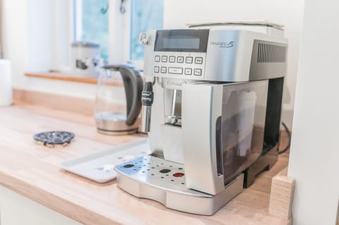 Bend or Bump Coniston coffee maker