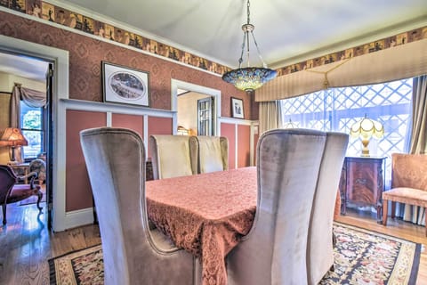 Formal Dining Room | Dishware & Flatware Provided