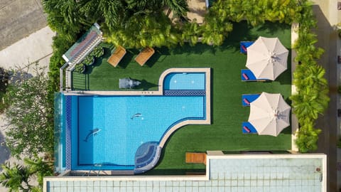 Outdoor pool, an infinity pool