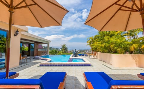 Outdoor pool, an infinity pool