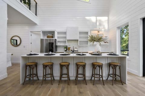 Bright modern kitchen