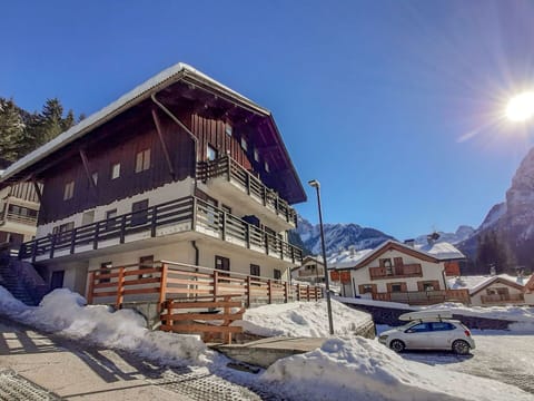 Sky, Building, Property, Snow, Window, Light, Mountain, Slope, House, Street Light