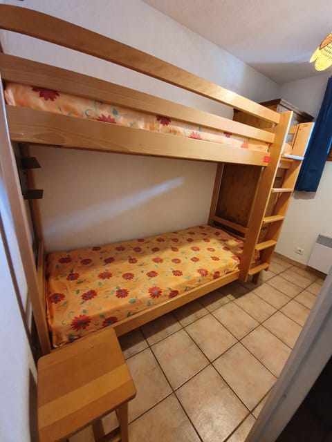 2 bedrooms, iron/ironing board, travel crib, free WiFi