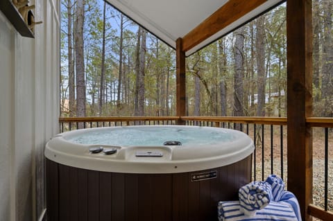 Indoor spa tub