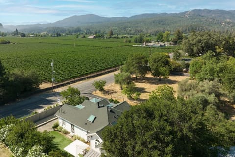 Lovely Vineyard views from the front Porch Veranda 
