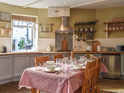 Kitchen/diner | St. Georges Cottage, Holmfirth