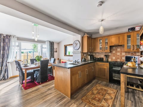 Kitchen/diner | Flyby Cottage, English Bicknor