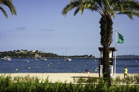 Beach | Beach nearby, sun loungers