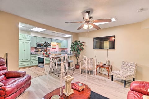 Living Room | Smart TV