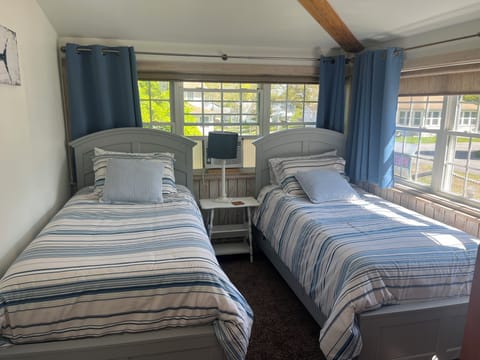 3 bedrooms, WiFi, bed sheets, wheelchair access