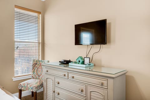 Guest room with flat screen