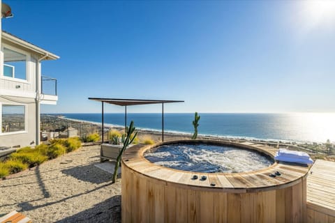 Cedar Spa Tub & Ocean Views