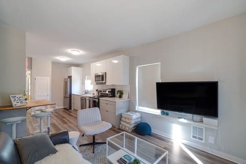 Cozy Living Area | 55 inch tv!