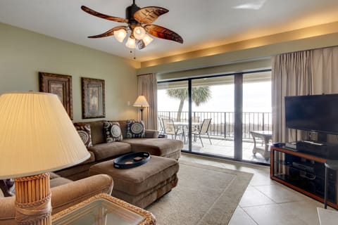 Shipwatch A204 Living Room and Beach View Balcony