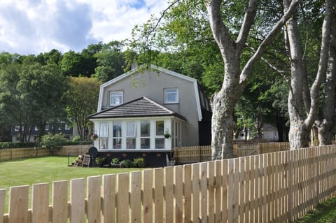 showing large enclosed garden.