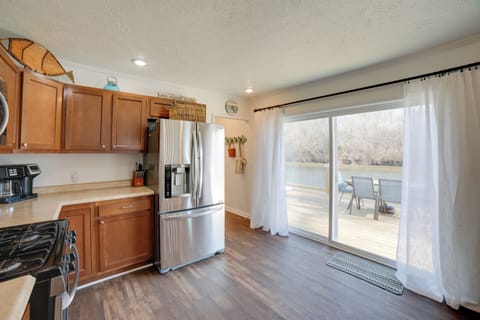 Kitchen | Coffee Maker | Toaster | Blender | Spices