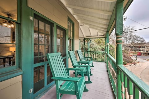 Eureka Springs Vacation Rental | 1BR | 1BA | Stairs Required | 880 Sq Ft