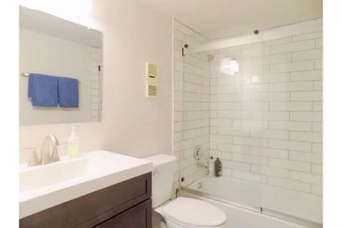 Combined shower/tub